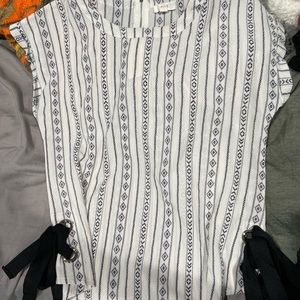 Super cute dressy tshirt size M